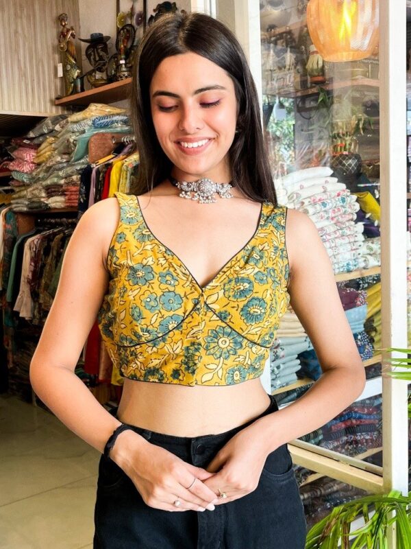 AJRAKH SLEEVELESS COTTON HANDBLOCK BLOUSE