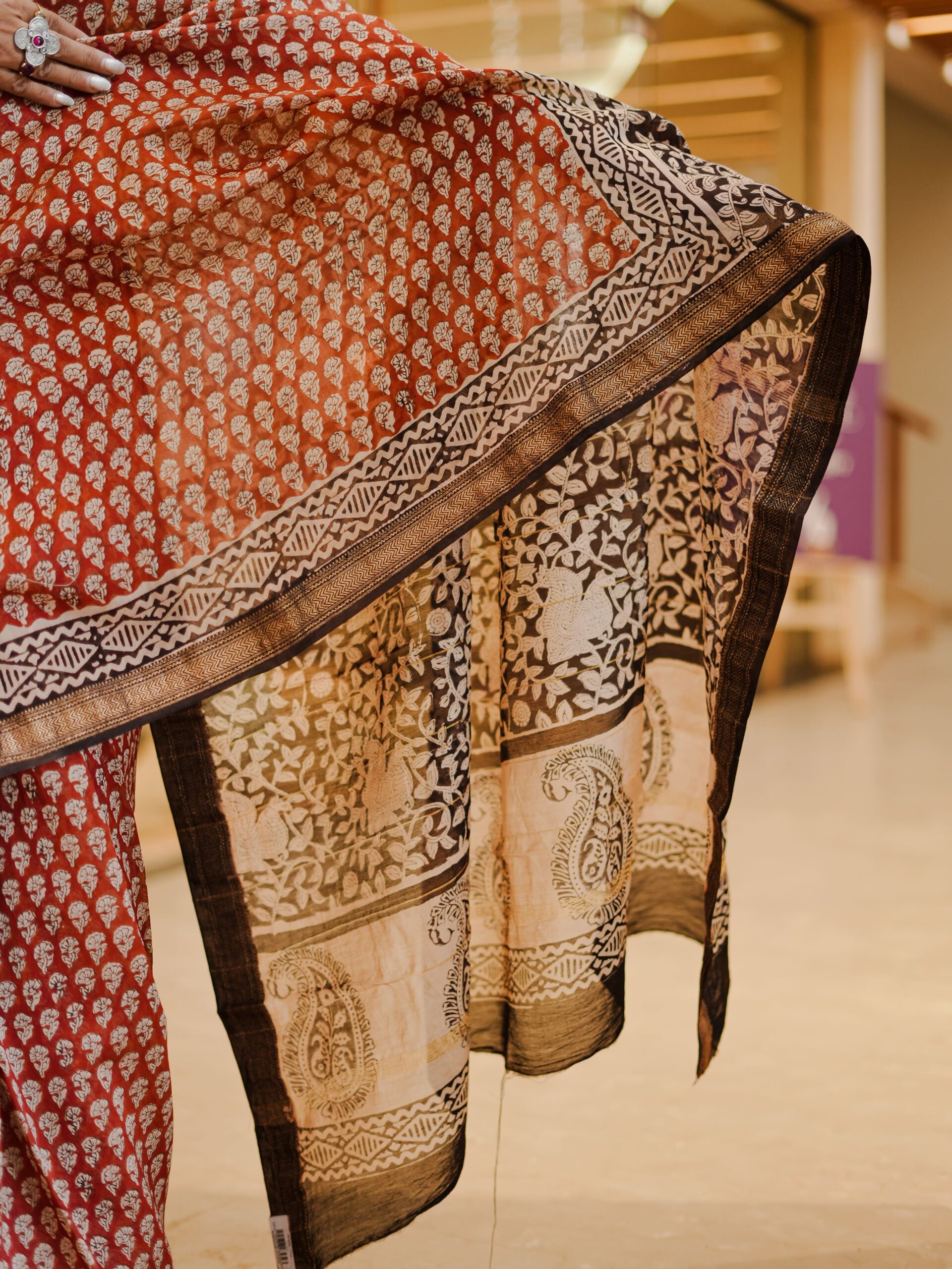 ZVE05138 Maheshwari handblock saree - Image 2