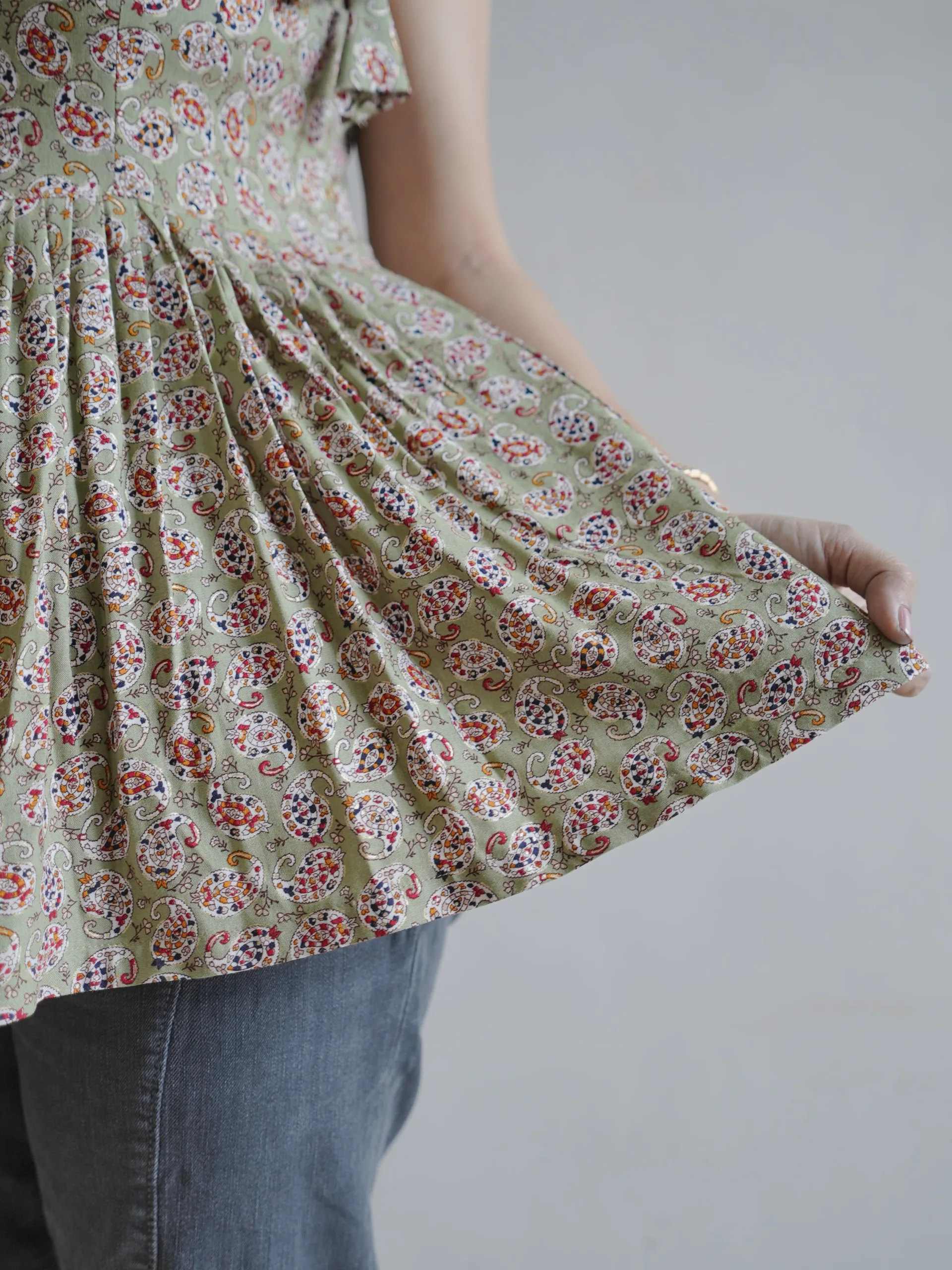 ZVE06941-min Floral Peplum Gray Top - Image 2